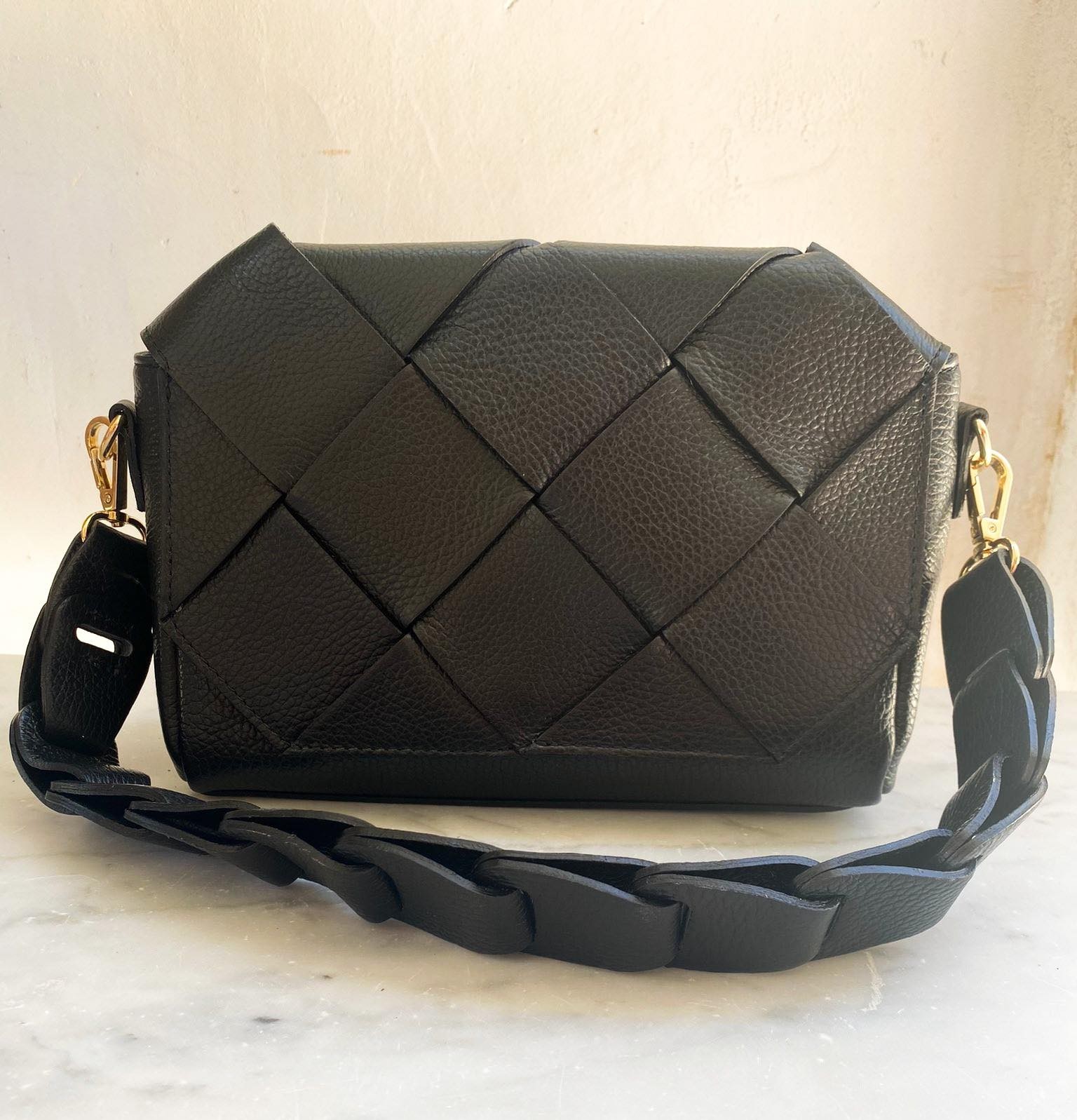 Monica leather bag black
